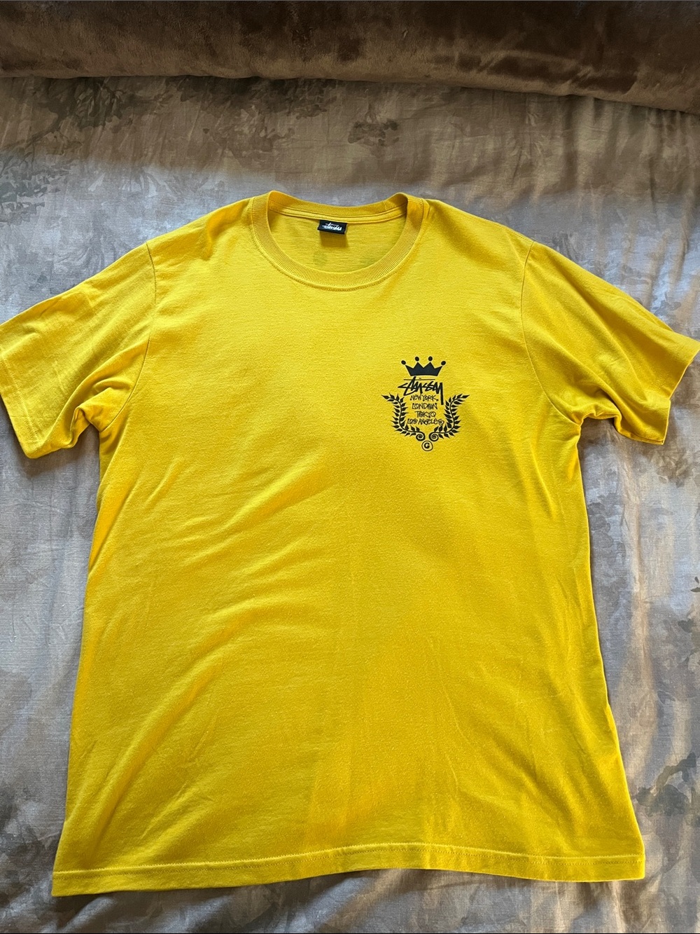 Stussy Men's Yellow Logo Crewneck T-Shirt Medium
